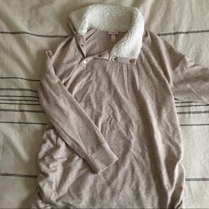 Maternity sweatshirt with cute collar detail